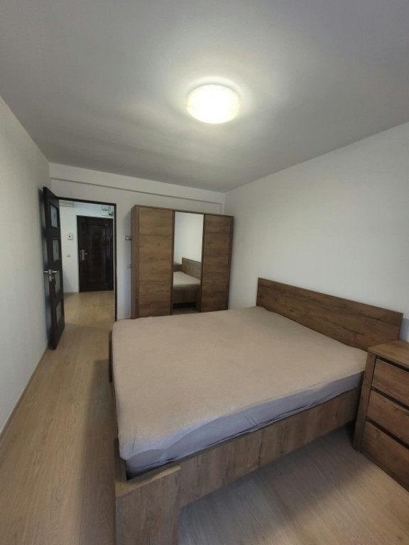Apartament cu 3 camere, 65 mp, balcon și parcare, strada Co