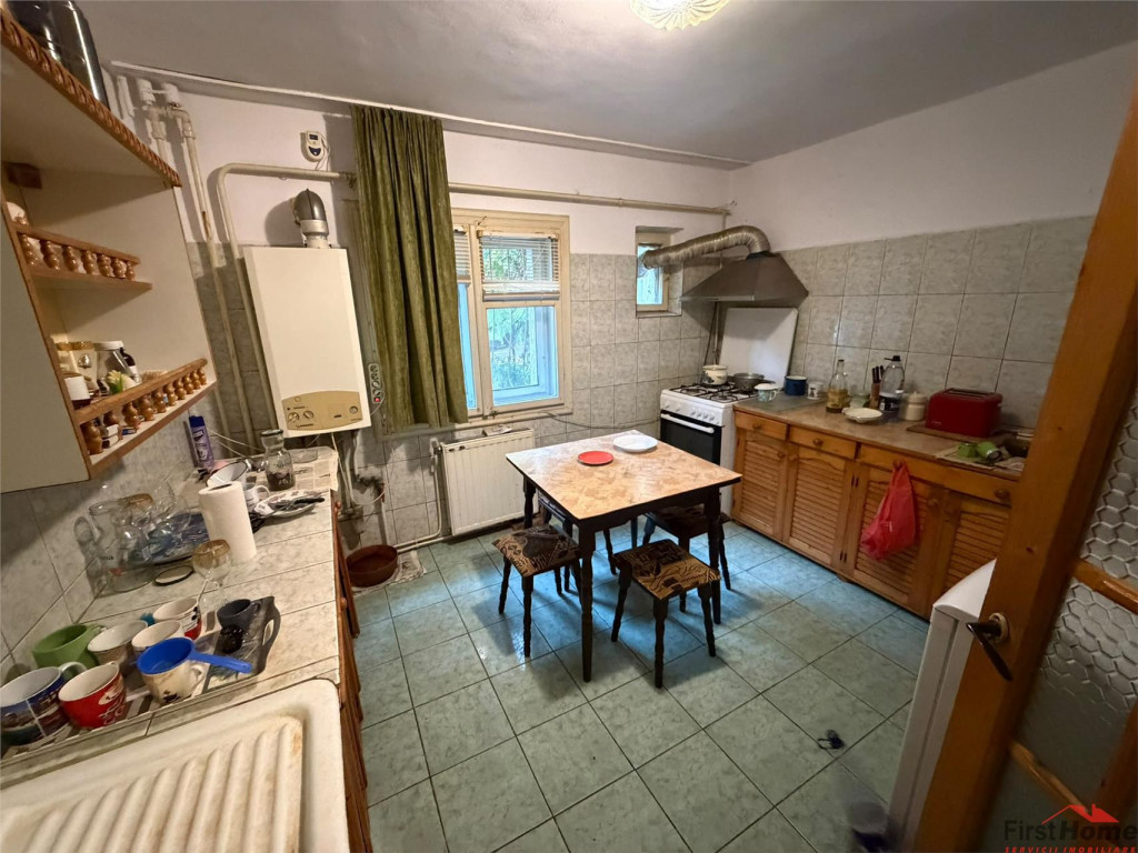 Apartament decomandat cu 4 camere, Focșani
