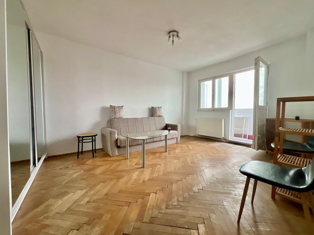 Apartament cu 3 camere, 69 mp utili, decomandat - Zona Daci