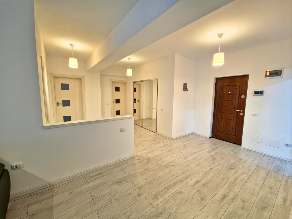 DE INCHIRIAT 3 CAMERE | 100 MPU | PARCARE PRIVATA | RENOVAT