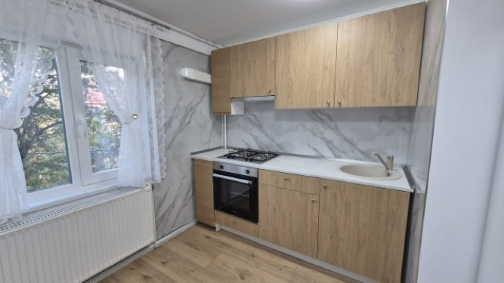 Apartament 3 camere decomandat, 70 mp, zona Drumul Taberei,145.000euro