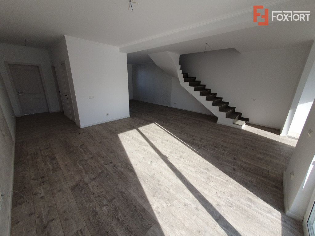 Casa insiruita la cheie, 116,6 mp utili, teren 271 mp in Mos