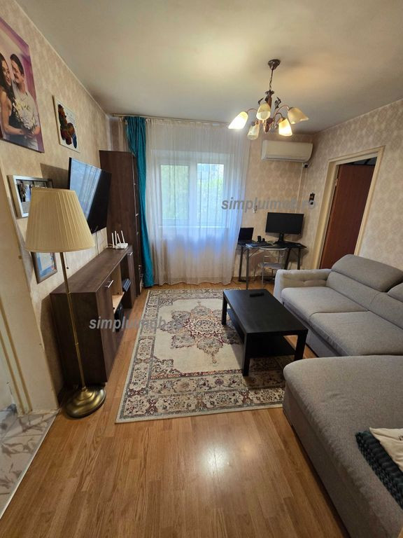 2 Camere Metrou 1 Decembrie