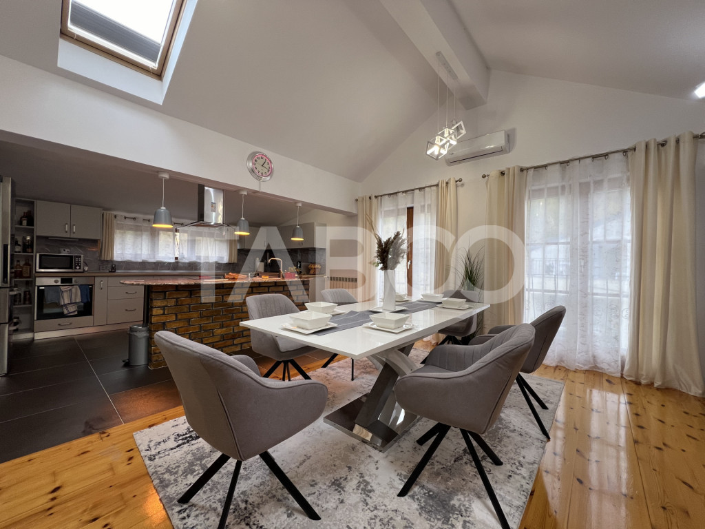 Apartament 5 camere 2 bai de vanzare la cheie in Manastur zo
