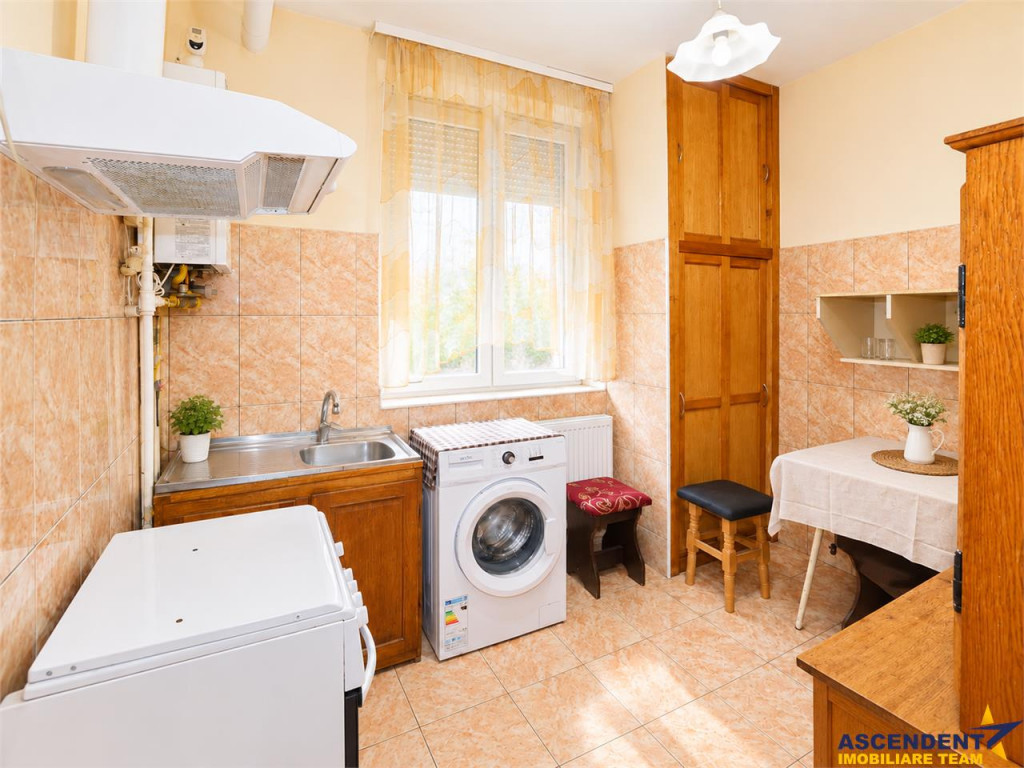 Doua camere, regim vila, zona linistita, Tractorul, Octavian