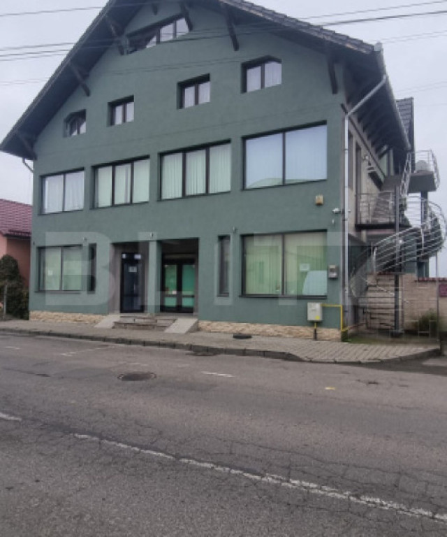 Complex comercial mixt de vânzare – investiție sigură ?