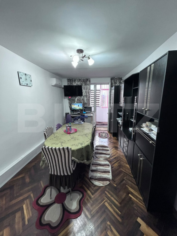 Apartament 4 camere, decomandat, Etaj2 -Zona Calea Bucuresti