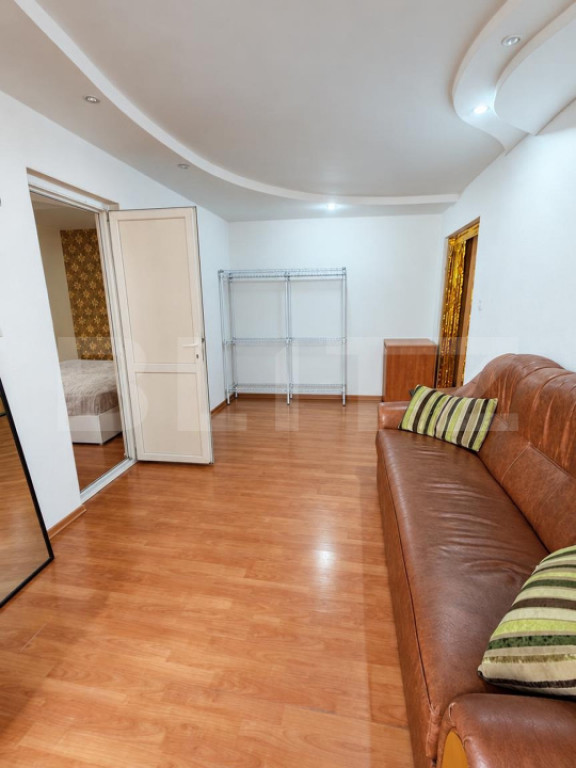 Apartament cu 2 camere, complet mobilat, cu loc de parcare,