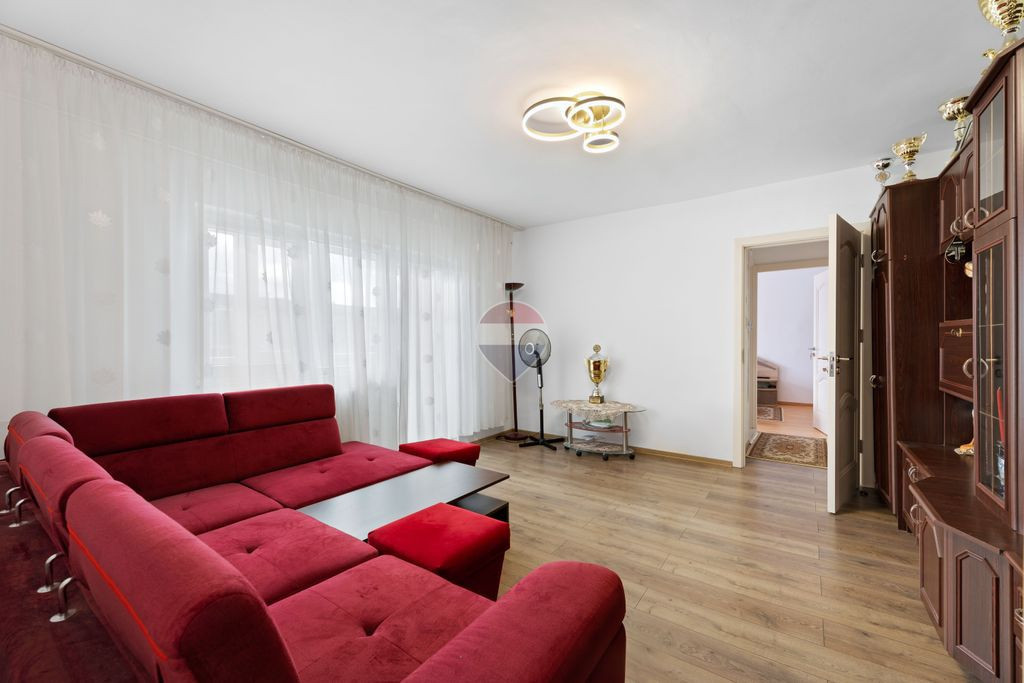 Apartament cu 2 camere de vânzare în zona Micalaca
