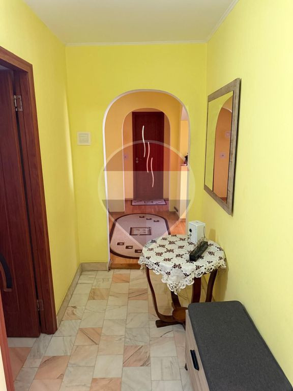 Vanzare Apartament 3 camere decomandat | 2 balcoane | Acoperis renovat