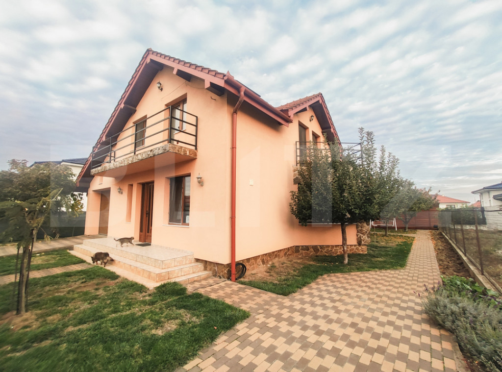 Casa individuala cu 3 dormitoare si garaj
